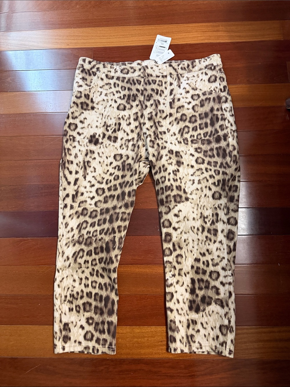 HUE Leopard Print Capri Pants in Beige and Brown